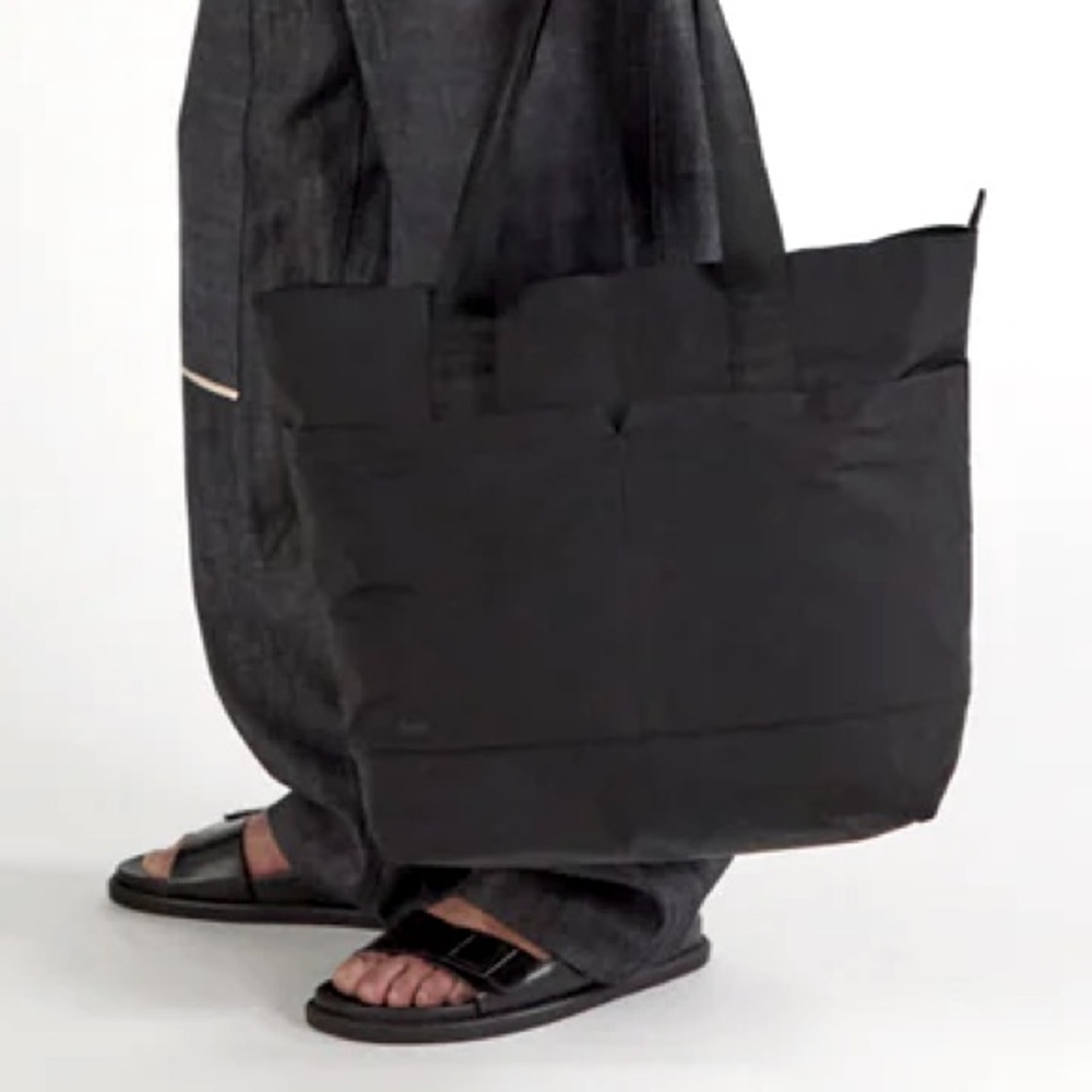 🆕Pakt. Stash Packable Tote 20L in black